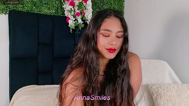 AnnaSmiles online show from 06/30/26, 07:04