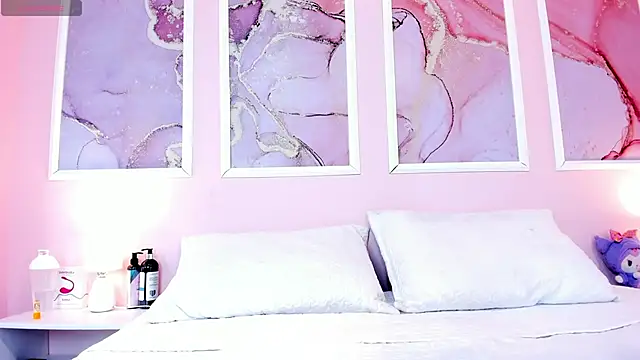 Snapshot of Katteyes__ chatting on 01/13/26, 12:32 Katteyes online show from 01/13/26, 12:32