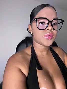 Snapshot of Antonella_03s chatting on 04/12/26, 05:01 Antonella 03s online show from 04/12/26, 05:01
