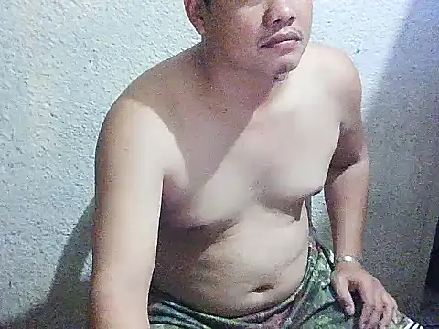 Snapshot of UrAsianGuy90 chatting on 01/18/26, 11:58 UrAsianGuy90 online show from 01/18/26, 11:58