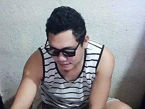 Snapshot of UrAsianGuy90 chatting on 02/08/26, 04:05 UrAsianGuy90 online show from 02/08/26, 04:05