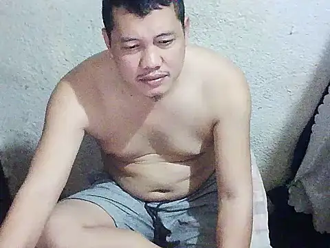 Snapshot of UrAsianGuy90 chatting on 03/02/26, 02:36 UrAsianGuy90 online show from 03/02/26, 02:36