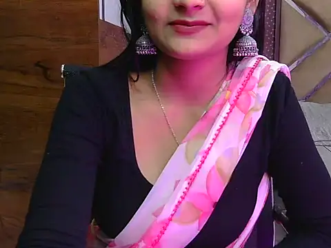 Snapshot of sweet_riyaaa chatting on 04/15/26, 05:14 sweet riyaaa online show from 04/15/26, 05:14