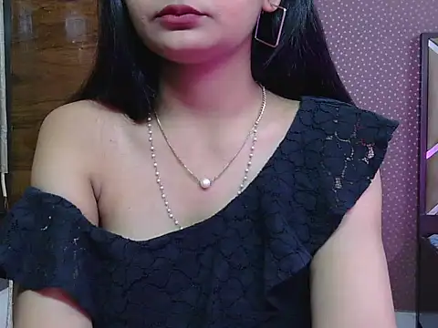 Snapshot of sweet_riyaaa chatting on 05/10/26, 04:17 sweet riyaaa online show from 05/10/26, 04:17