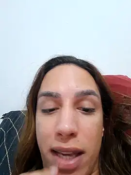 Snapshot of ofjuliaa chatting on 03/16/26, 05:44 ofjuliaa online show from 03/16/26, 05:44