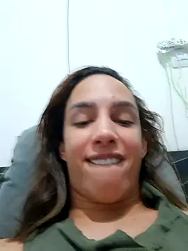 Snapshot of ofjuliaa chatting on 03/16/26, 10:03 ofjuliaa online show from 03/16/26, 10:03