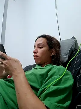 Snapshot of ofjuliaa chatting on 03/22/26, 05:00 ofjuliaa online show from 03/22/26, 05:00