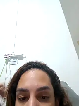 Snapshot of ofjuliaa chatting on 04/05/26, 04:53 ofjuliaa online show from 04/05/26, 04:53