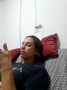 Snapshot of ofjuliaa chatting on 04/07/26, 02:01 ofjuliaa online show from 04/07/26, 02:01