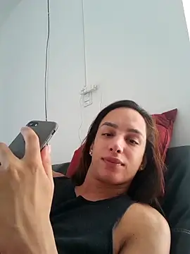 Snapshot of ofjuliaa chatting on 04/17/26, 01:14 ofjuliaa online show from 04/17/26, 01:14