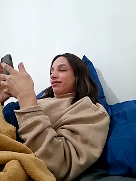 Snapshot of ofjuliaa chatting on 05/12/26, 05:04 ofjuliaa online show from 05/12/26, 05:04
