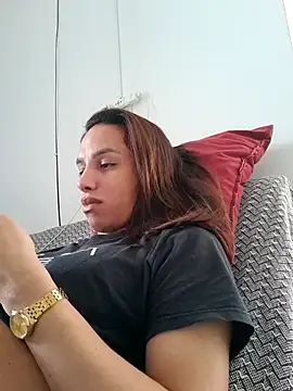 Snapshot of ofjuliaa chatting on 06/02/26, 03:03 ofjuliaa online show from 06/02/26, 03:03