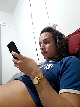 Snapshot of ofjuliaa chatting on 06/04/26, 10:27 ofjuliaa online show from 06/04/26, 10:27