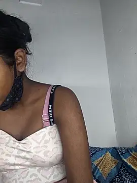 Snapshot of Royal-girl78 chatting on 02/20/26, 03:34 Royal-girl78 online show from 02/20/26, 03:34