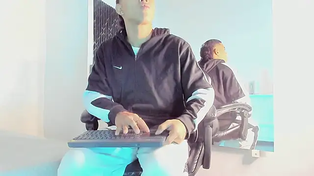 Liamsubtle01 online show from 07/02/26, 11:05
