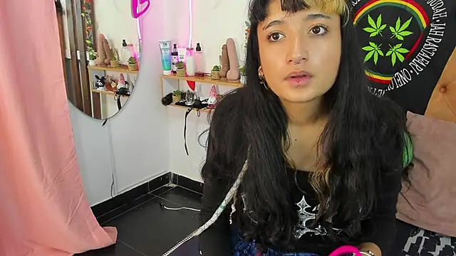 Snapshot of MeowMota_ chatting on 05/21/26, 06:04 MeowMota online show from 05/21/26, 06:04