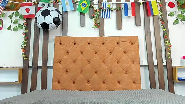 MeowMota  online show from 07/22/26, 06:54