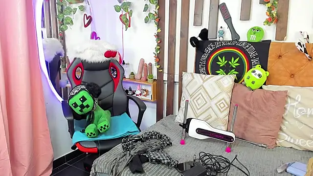 MeowMota  online show from 07/26/26, 04:25