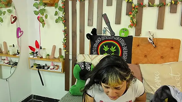 MeowMota  online show from 07/28/26, 06:20