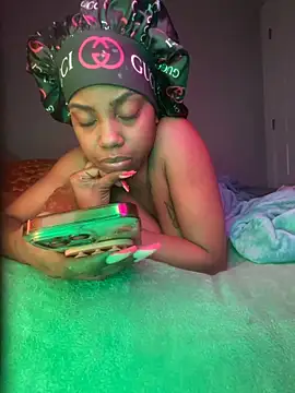 Snapshot of oshun6360 chatting on 02/07/26, 04:49 oshun6360 online show from 02/07/26, 04:49