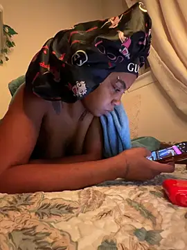 Snapshot of oshun6360 chatting on 06/10/26, 03:50 oshun6360 online show from 06/10/26, 03:50