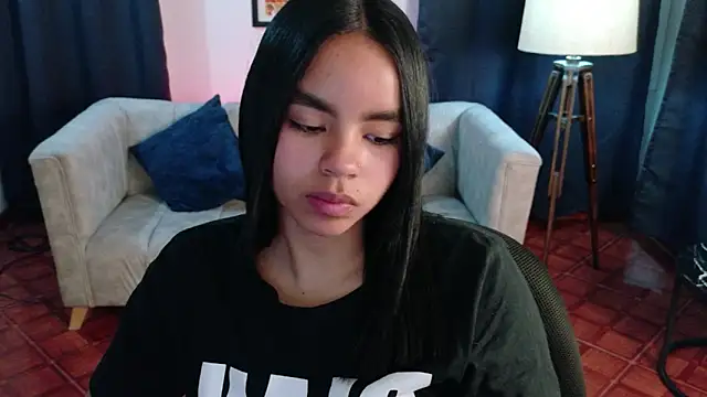 Snapshot of SofiaMante_ chatting on 04/11/26, 08:02 SofiaMante online show from 04/11/26, 08:02