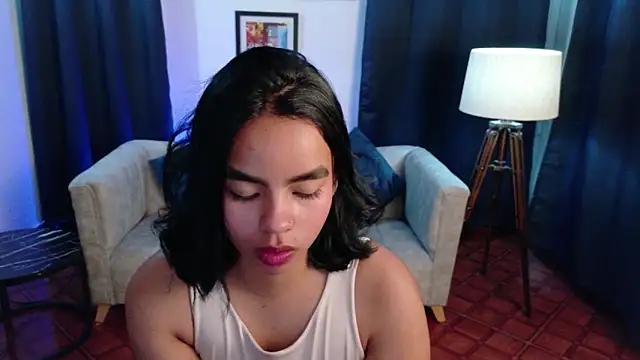 Snapshot of SofiaMante_ chatting on 06/06/26, 01:00 SofiaMante online show from 06/06/26, 01:00