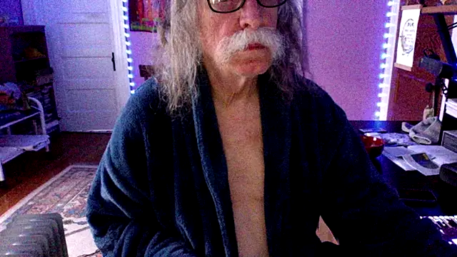 Snapshot of LickYourYoni chatting on 04/13/26, 02:44 LickYourYoni online show from 04/13/26, 02:44