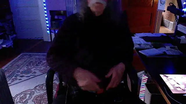 Snapshot of LickYourYoni chatting on 05/26/26, 03:35 LickYourYoni online show from 05/26/26, 03:35