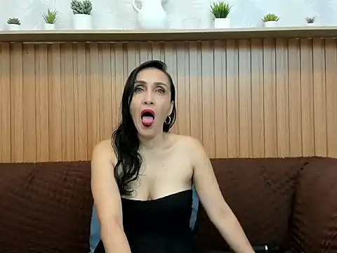 Snapshot of Riley_Reid_Milf chatting on 05/13/26, 12:46 Riley Reid Milf online show from 05/13/26, 12:46