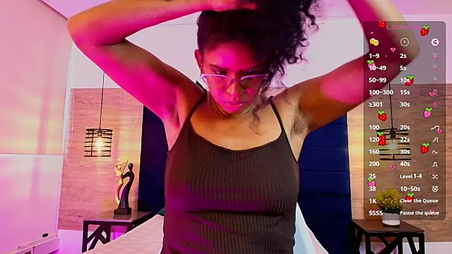 Snapshot of Ellie-Alves chatting on 04/29/26, 04:44 Ellie-Alves online show from 04/29/26, 04:44