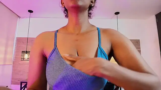 Ellie-Alves online show from 07/03/26, 02:34
