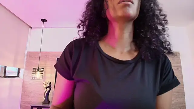 Ellie-Alves online show from 07/17/26, 01:51
