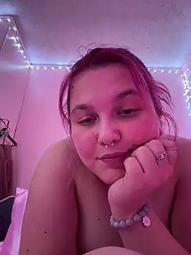 Snapshot of NeedyQueen chatting on 04/02/26, 06:44 NeedyQueen online show from 04/02/26, 06:44
