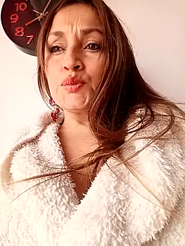 Snapshot of Alejandra_N chatting on 03/07/26, 02:14 Alejandra N online show from 03/07/26, 02:14