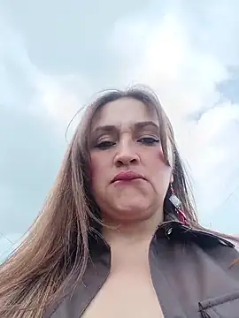 Snapshot of Alejandra_N chatting on 04/01/26, 03:31 Alejandra N online show from 04/01/26, 03:31