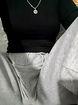 Snapshot of -LunaLust chatting on 01/08/26, 01:52 -LunaLust online show from 01/08/26, 01:52