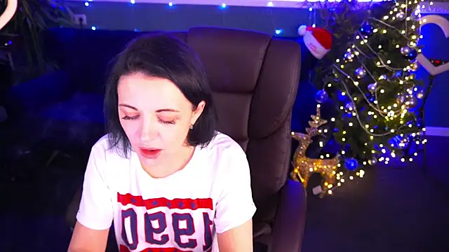 Dafni Monn online show from 12/31/24, 11:31