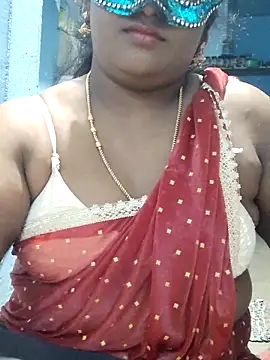Snapshot of divyasree1431 chatting on 02/15/26, 01:20 divyasree1431 online show from 02/15/26, 01:20
