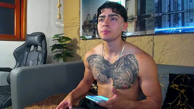Snapshot of elliot_colton chatting on 04/11/26, 08:24 elliot colton online show from 04/11/26, 08:24