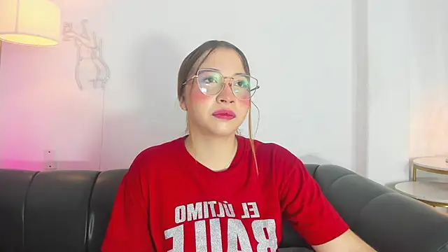 Snapshot of AliciaWhite_nt chatting on 02/11/26, 12:43 AliciaWhite nt online show from 02/11/26, 12:43