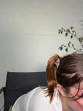 Snapshot of AliciaWhite_nt chatting on 05/11/26, 12:38 AliciaWhite nt online show from 05/11/26, 12:38