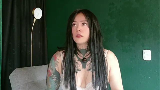 sarahe9769 online show from 05/21/26, 07:43