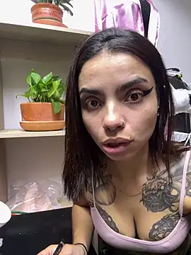 Snapshot of Electra_Darkk chatting on 04/16/26, 04:41 Electra Darkk online show from 04/16/26, 04:41