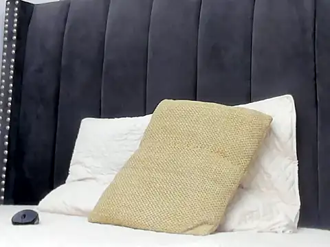 Snapshot of Anikka_Albrite_ chatting on 04/07/26, 01:33 Anikka Albrite online show from 04/07/26, 01:33