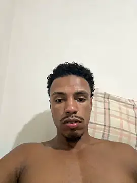 Snapshot of LorenzoBlack27 chatting on 04/15/26, 01:12 LorenzoBlack27 online show from 04/15/26, 01:12