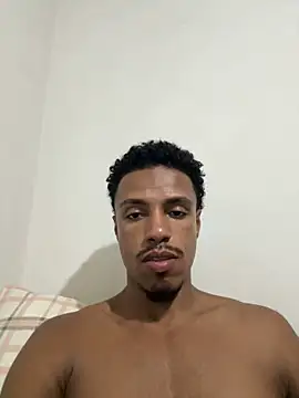 Snapshot of LorenzoBlack27 chatting on 04/16/26, 01:06 LorenzoBlack27 online show from 04/16/26, 01:06
