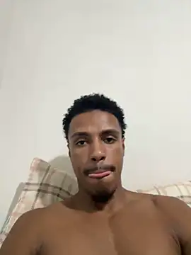 Snapshot of LorenzoBlack27 chatting on 04/17/26, 12:13 LorenzoBlack27 online show from 04/17/26, 12:13