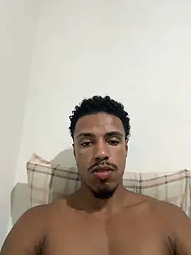 Snapshot of LorenzoBlack27 chatting on 04/19/26, 11:29 LorenzoBlack27 online show from 04/19/26, 11:29