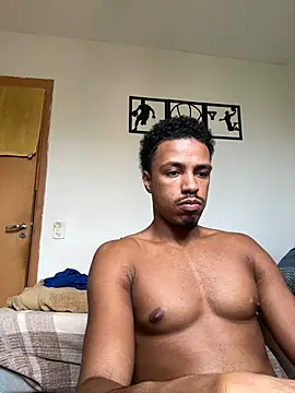 Snapshot of LorenzoBlack27 chatting on 05/16/26, 02:16 LorenzoBlack27 online show from 05/16/26, 02:16